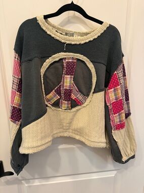 POL Boho Patchwork Peace Sign Sweatshirt in Charcoal, Cream & Plaid